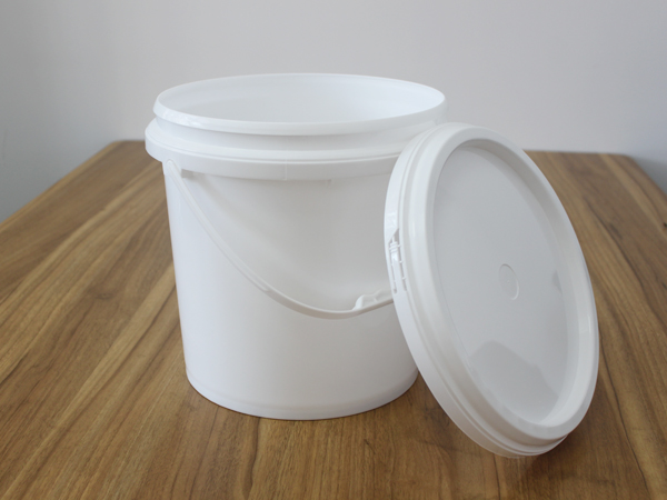 江蘇龍源士塑膠——選購塑料桶所需注意的細節